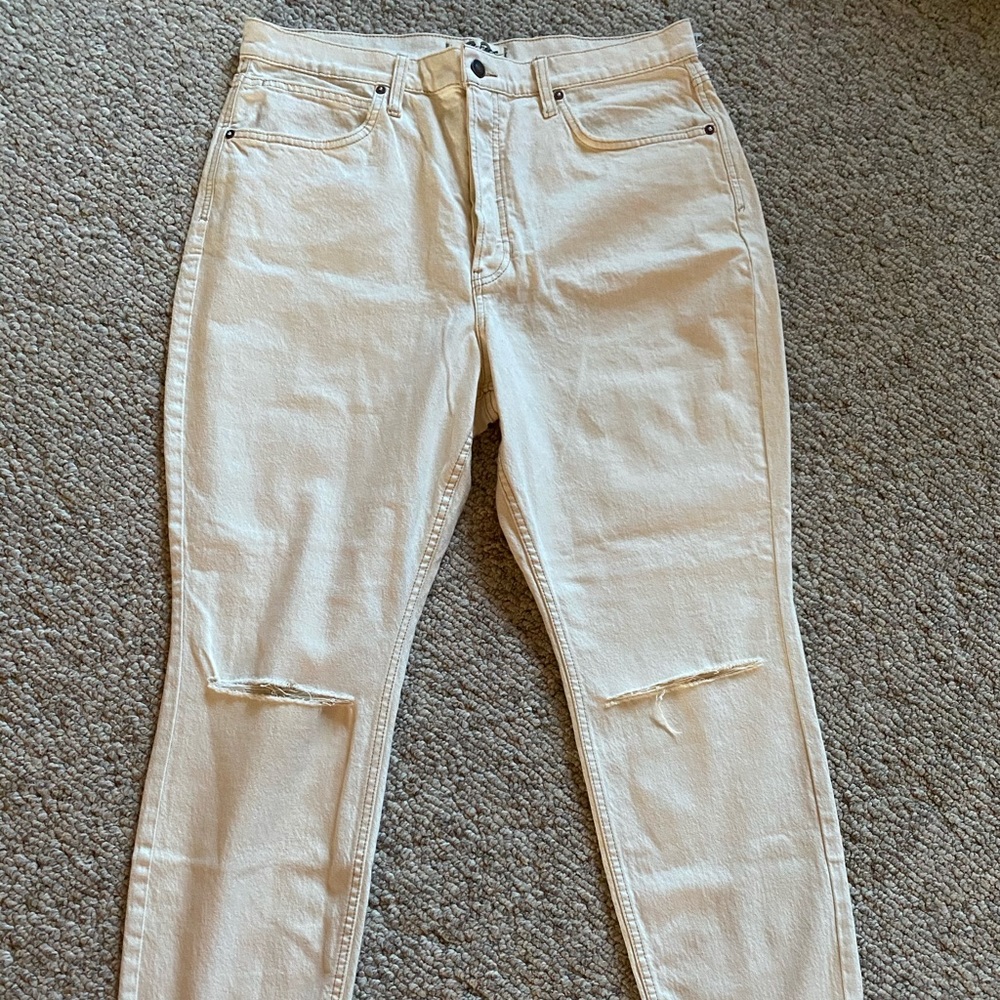 NWOT Free People curvy size 33 distressed raw hem